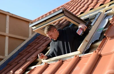 Pose de fenêtres de toit Velux à Langensoultzbach